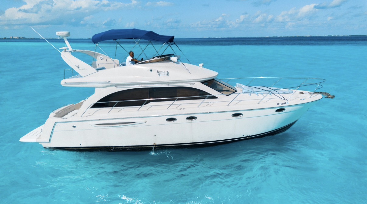 Meridian 50' — Private yacht charter Cancún, Riviera Maya