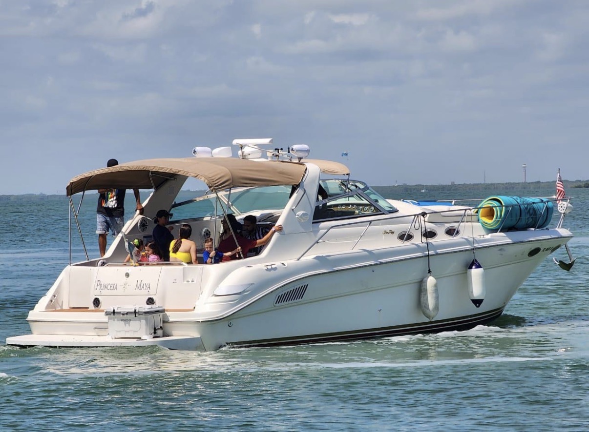 Sea Ray 37' — 1