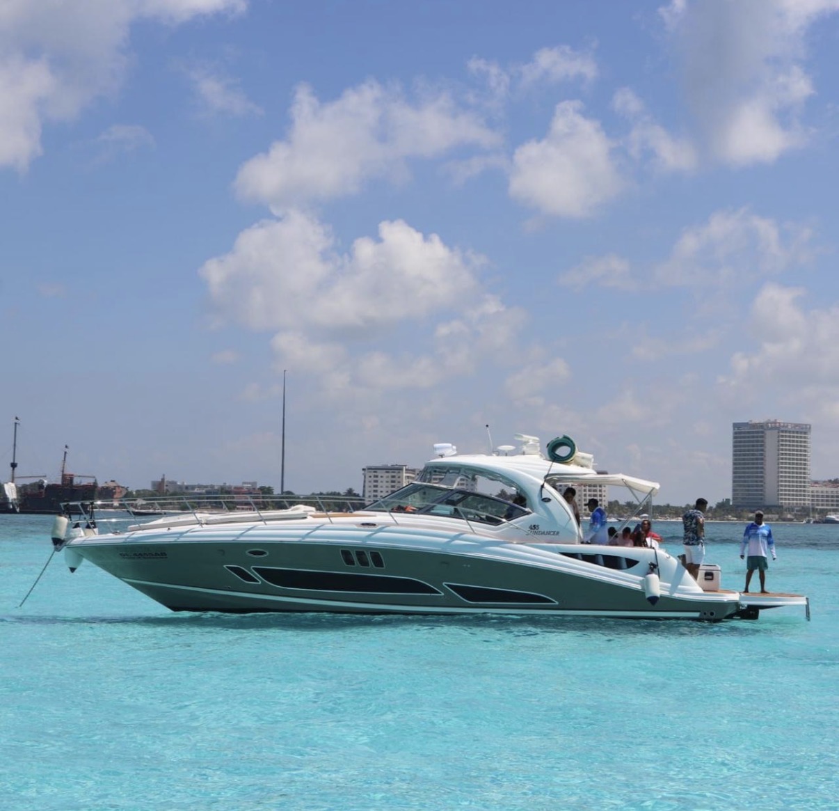 Sundancer 46' — Private yacht charter Cancún, Riviera Maya